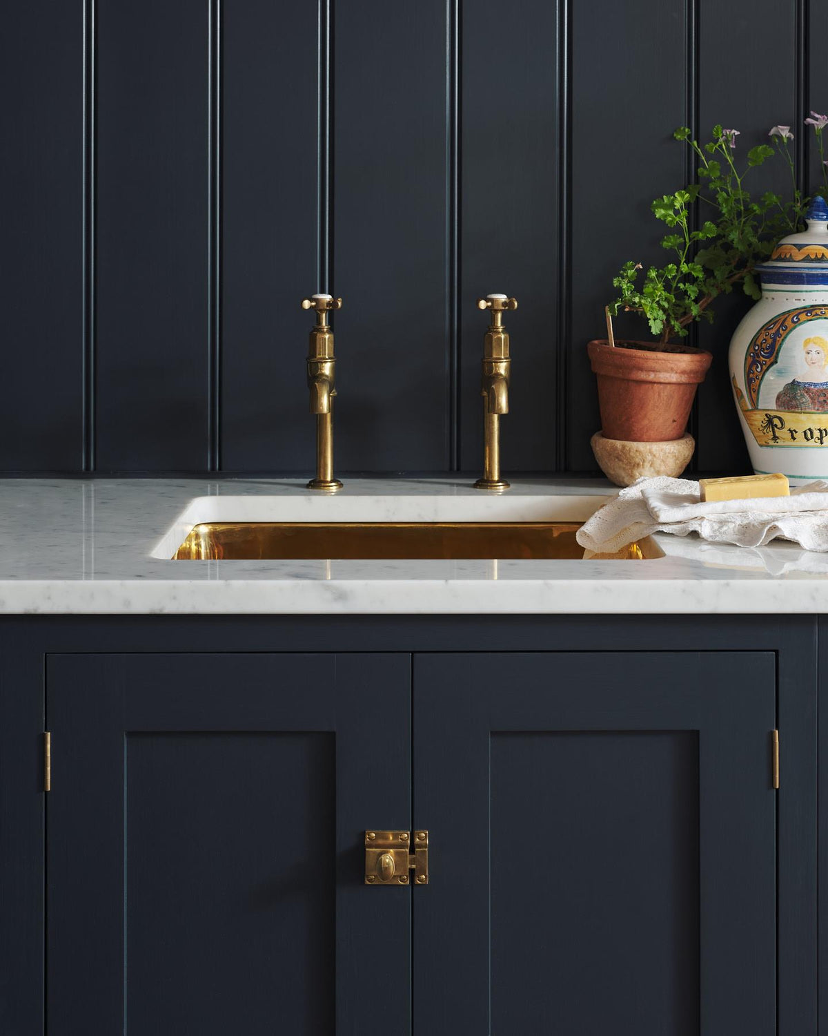 deVOL 500 Single Polished Brass Sink TEST