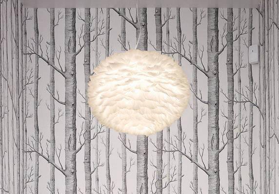 Scandinavian style and goose feathers – all in a lampshade!
