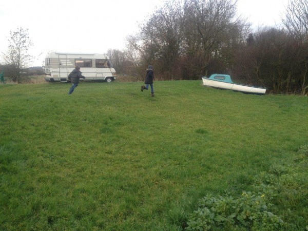 deVOL-kitchens-blog-photography-Paul OLeary-children-running-fun-happy-Cotes Mill-grounds-campervan-boat