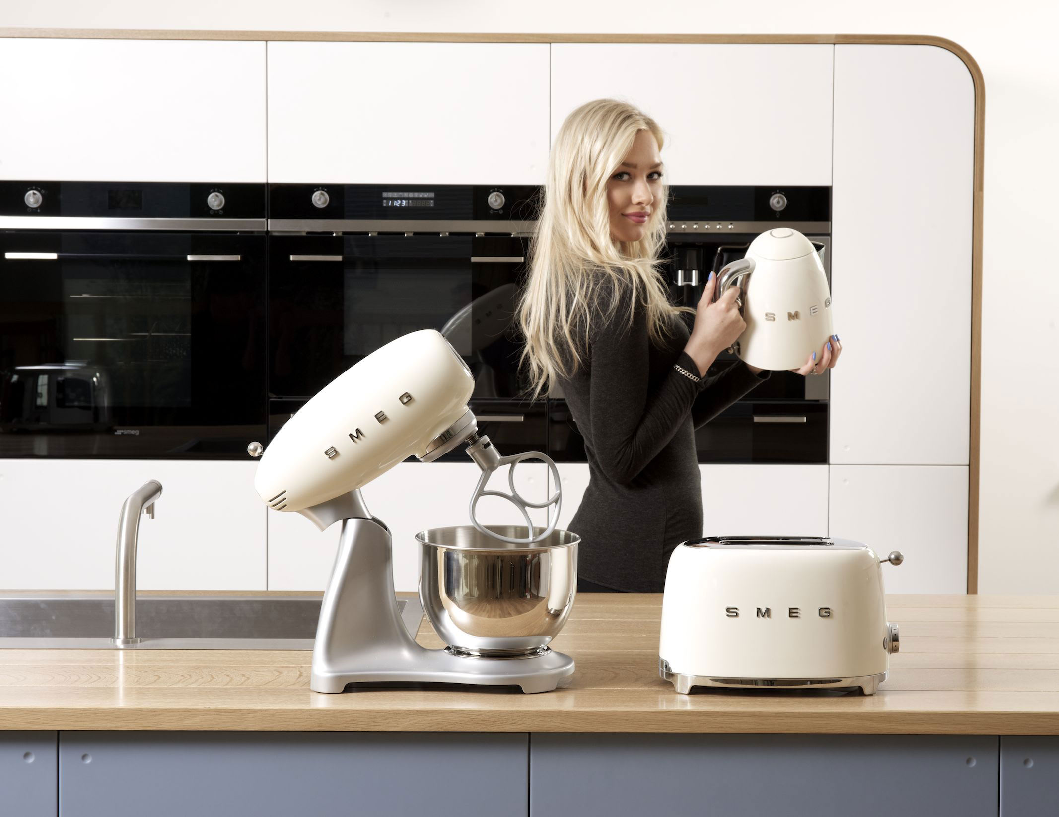 Photoshoot of our Air Kitchen with Smeg’s lovely new retro ...