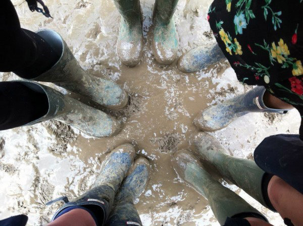 deVOL-kitchens-blog-mud-wellies-boots-photography-Naomi Plumb-Glastonbury-festival