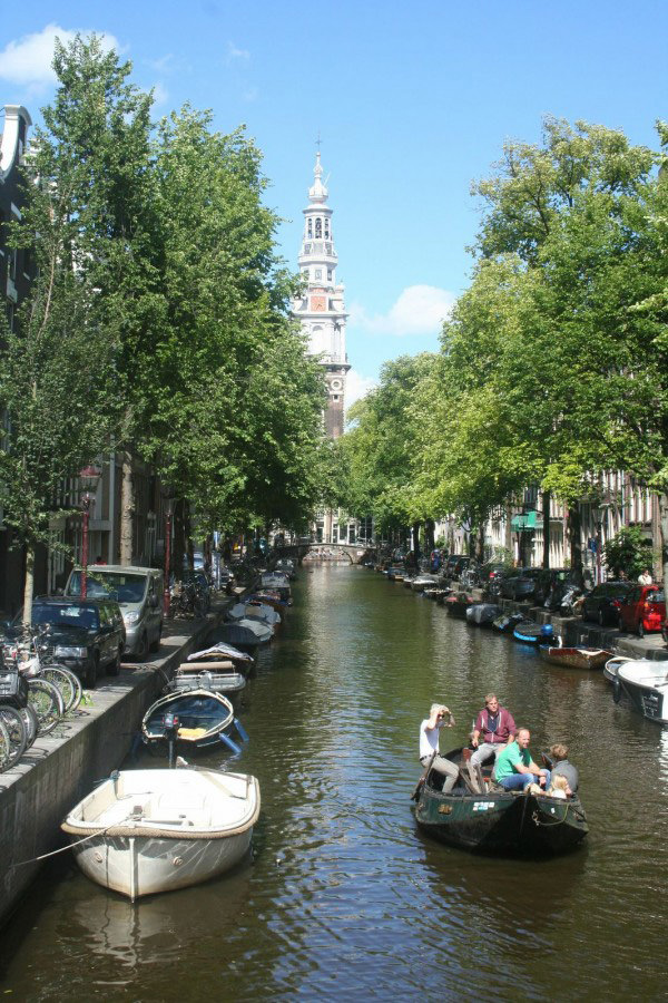 deVOL-kitchens-blog-photography-Helen Parker-Holland-canal-Amsterdam-city-walking tour-beautiful