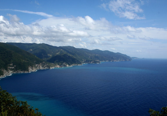 Exploring the Picturesque Trails of Cinque Terre