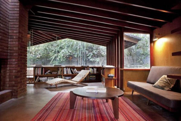 700_john-lautner-house-living-room-with-midcentury-furniture