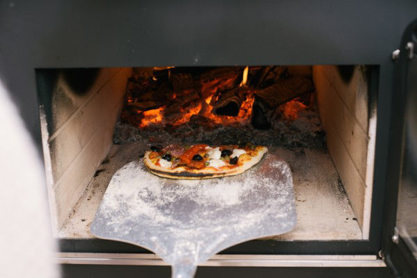 Devol Do Wood Fired Pizzas With The Esse Firestone The Devol