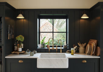 A Flint Cottage on the East Coast