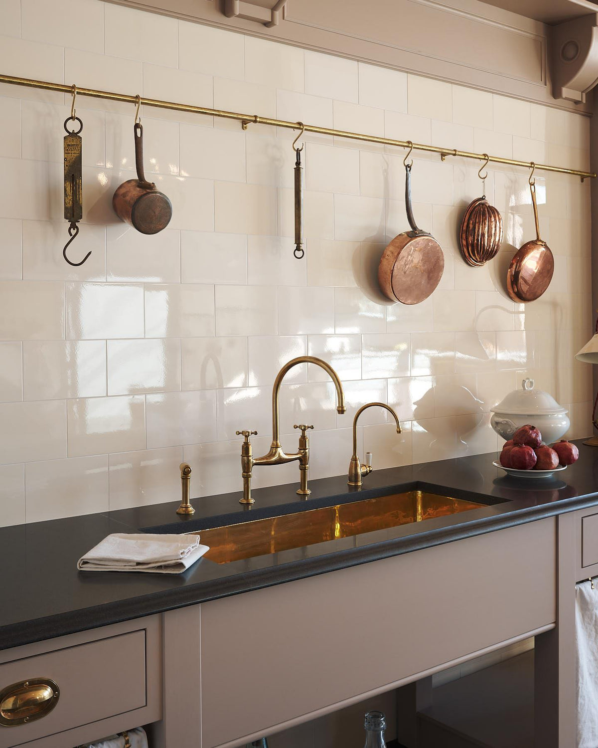 Aged Brass Hanging Rail - 2000mm rail with 3 brackets & 15 s hooks TEST