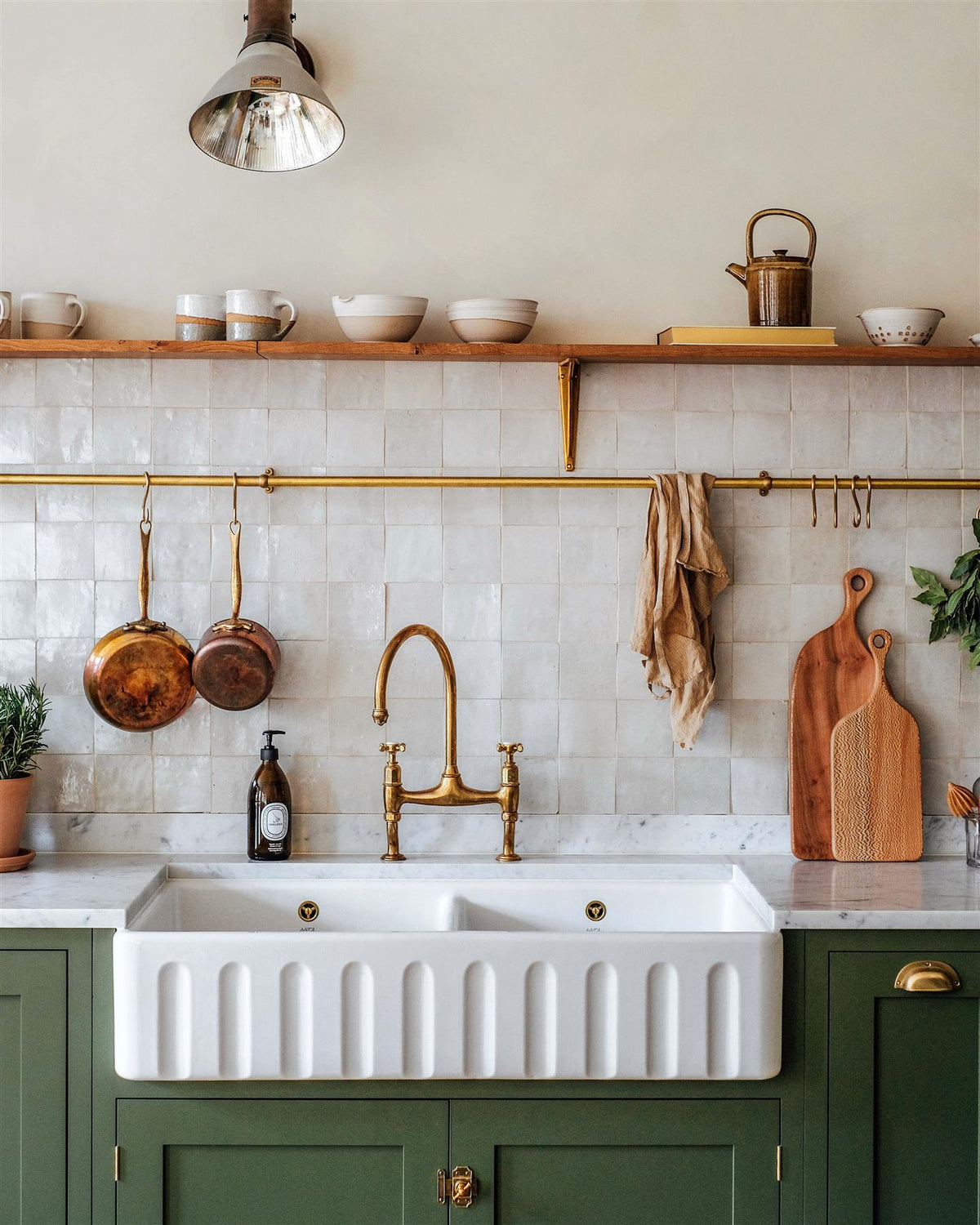 Aged Brass Hanging Rail - 900mm rail with 2 brackets & 5 s hooks TEST