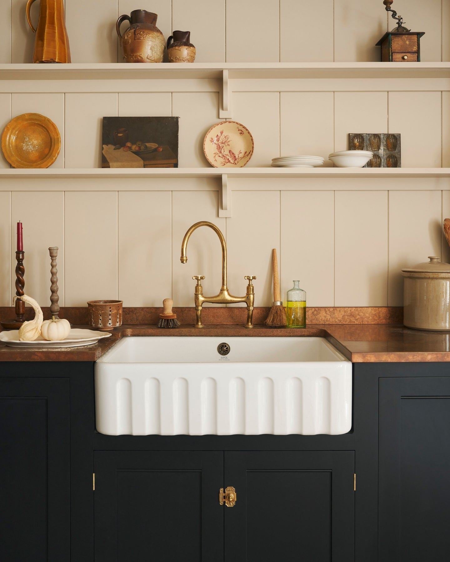 deVOL 800 Single Fluted Belfast Sink