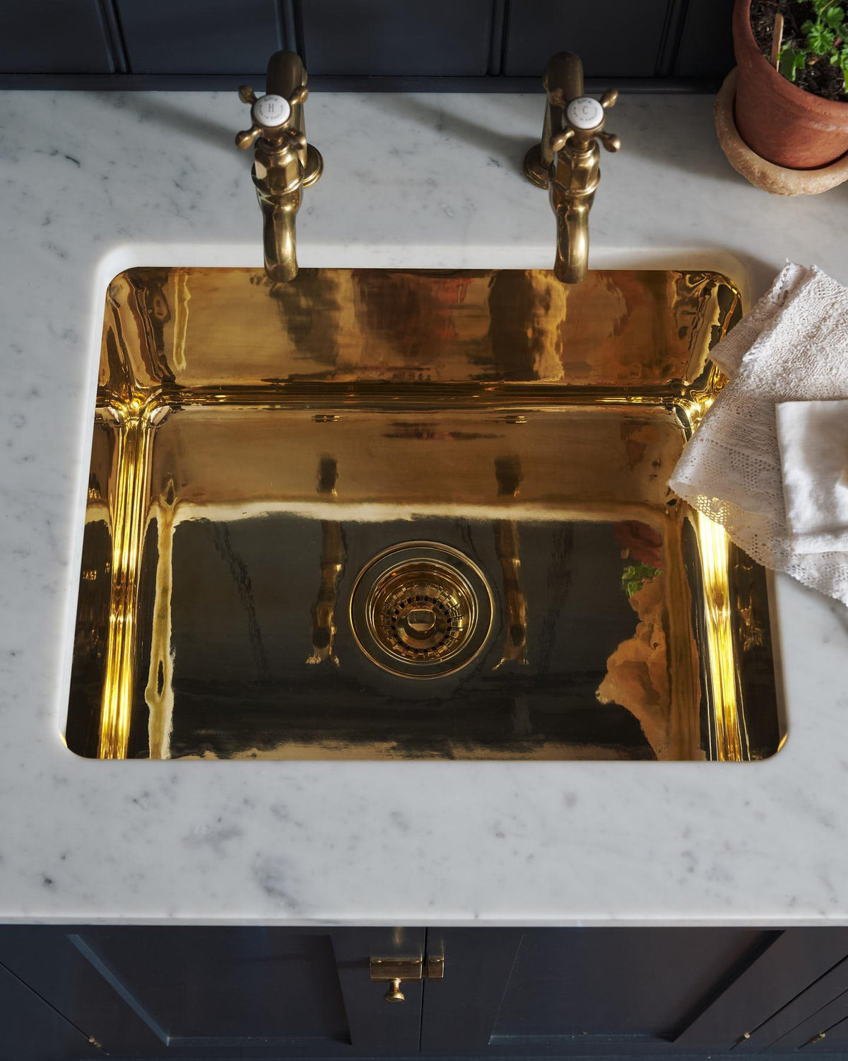 deVOL 500 Single Polished Brass Sink TEST