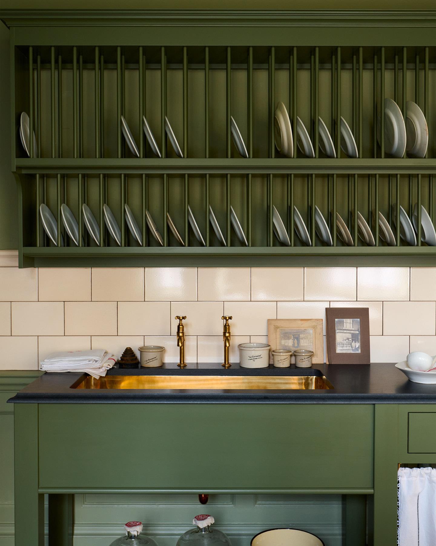 deVOL 1000 Single Polished Brass Sink