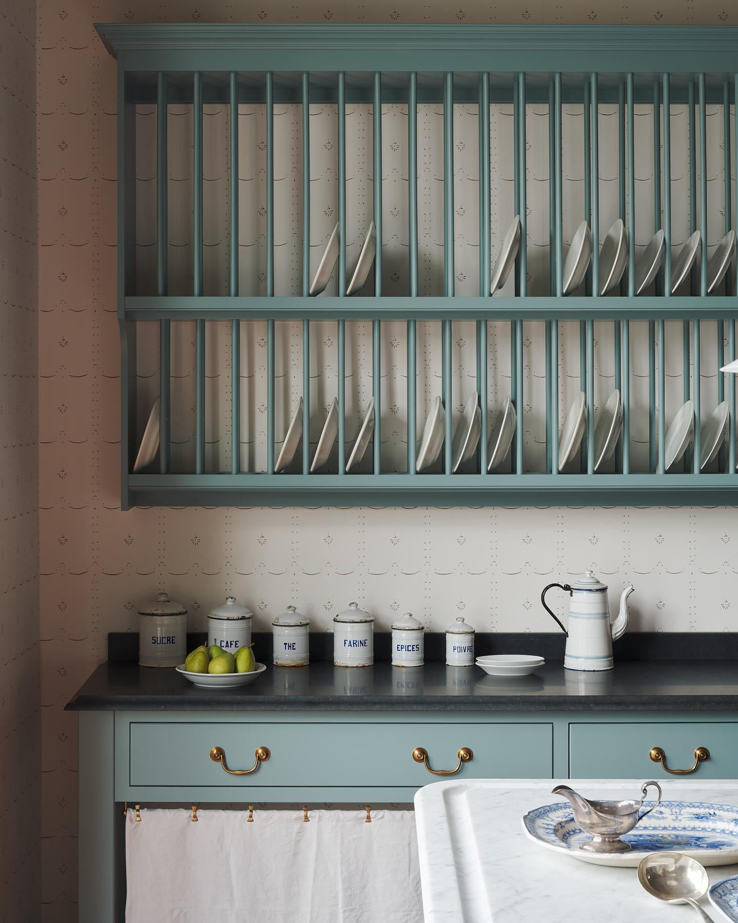 Grand Ditsy Delft Wallpaper in Sepia