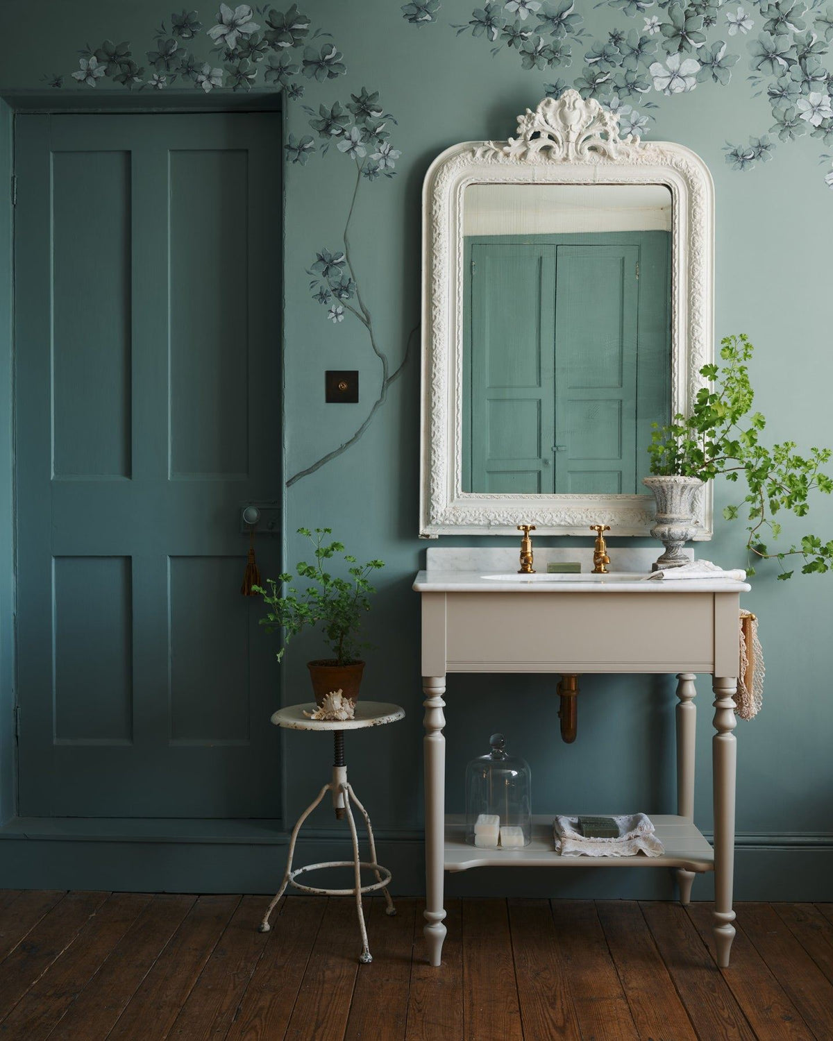 The Victorian Washstand with Pillar Taps - Small, Mushroom, No Worktop TEST