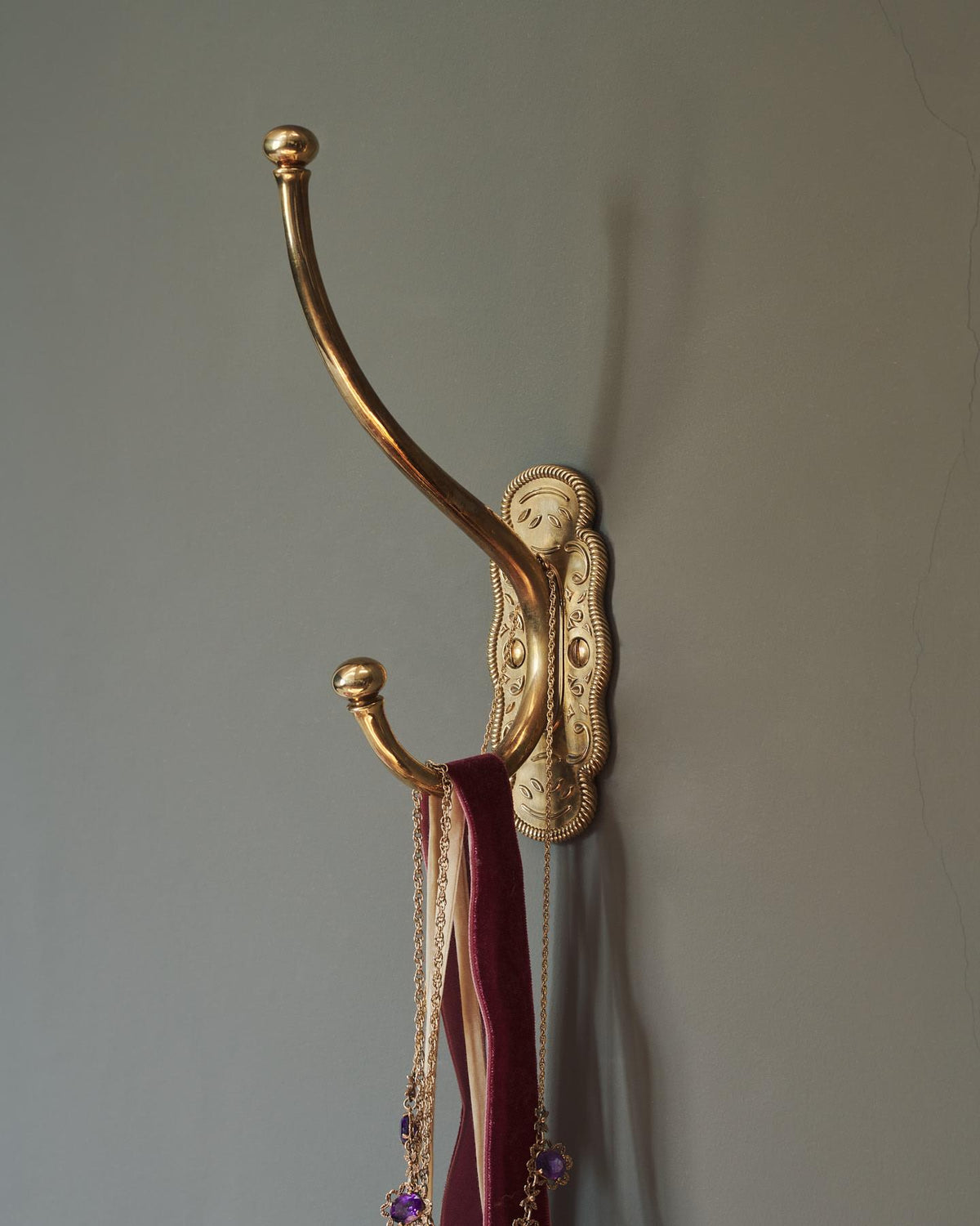The Grand Parisian Café Hook TEST