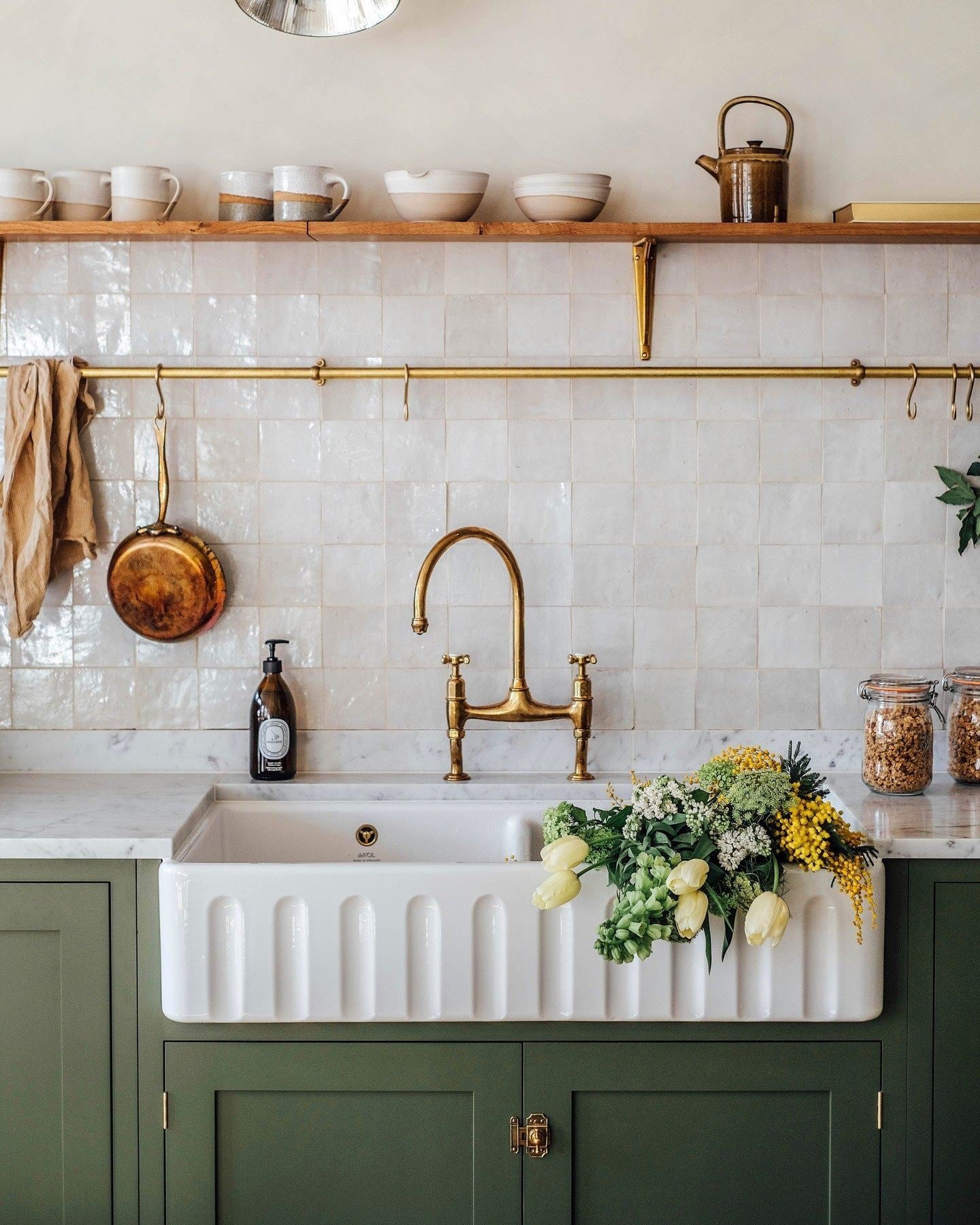 deVOL 1000 Double Fluted Belfast Sink