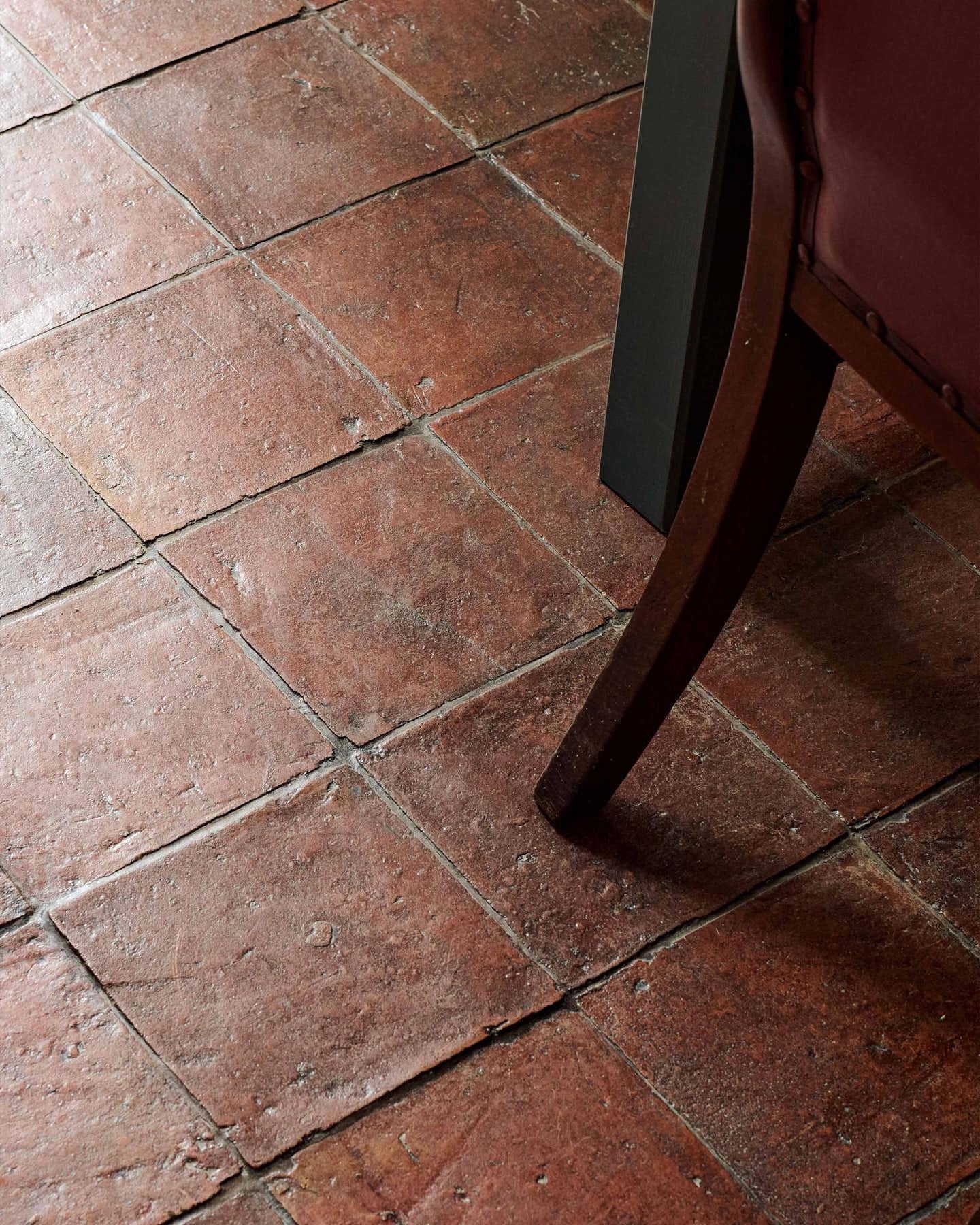 Square Terracotta - 340mm x 340mm (25mm thick)