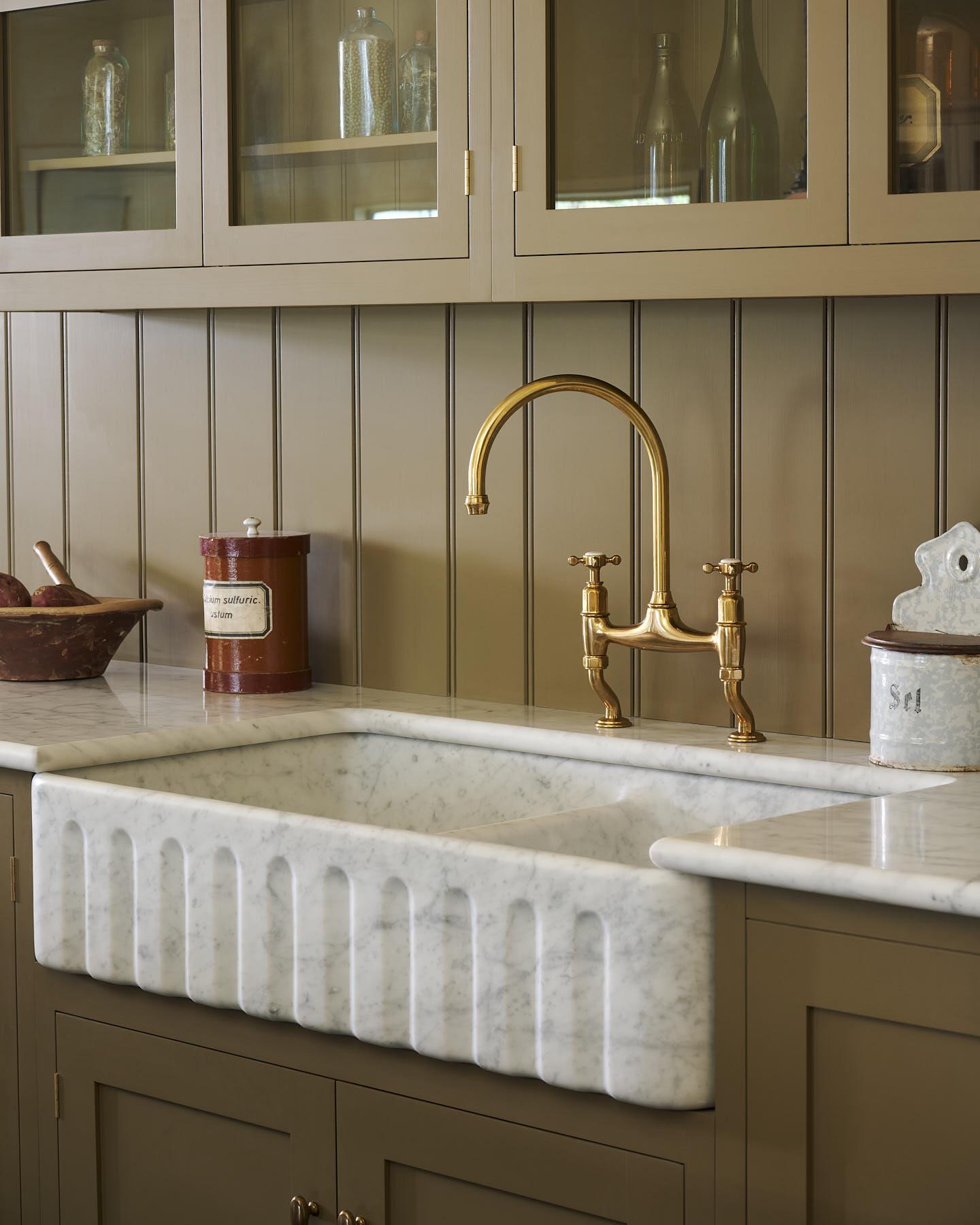 deVOL Aged Brass Ionian Tap