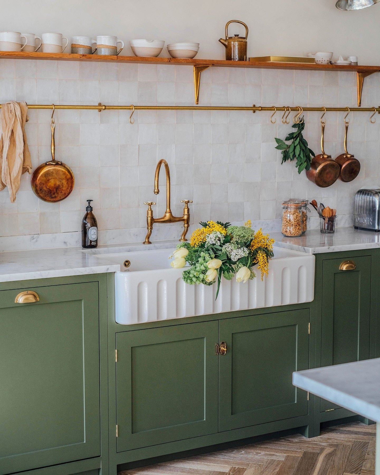 deVOL 1000 Double Fluted Belfast Sink