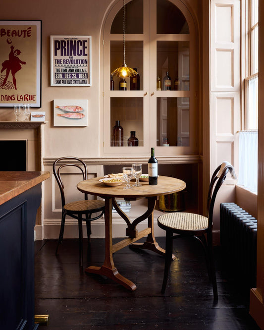 The Petite Vineyard Table
