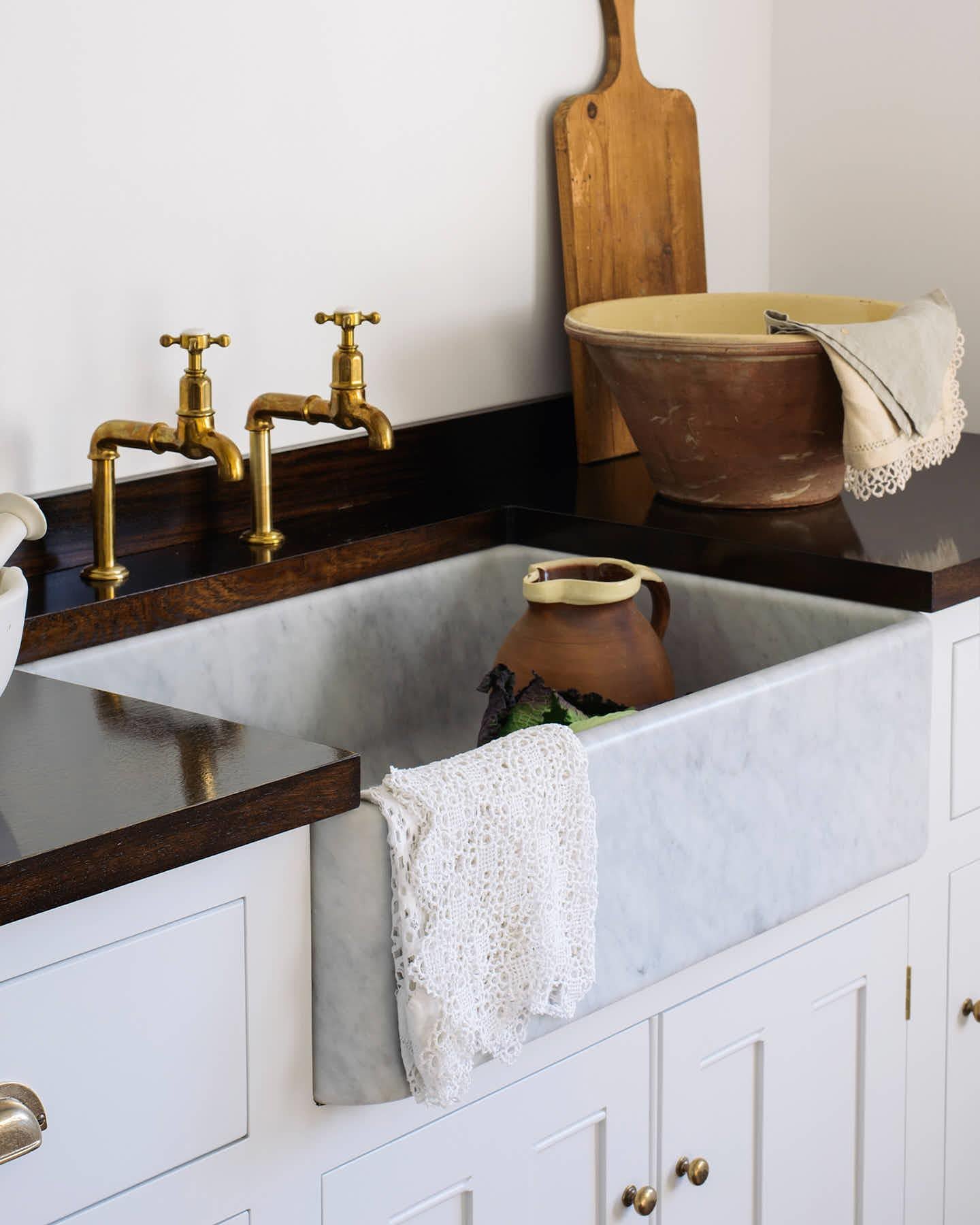 Tuscan Farmhouse 800 Single Carrara Marble Sink