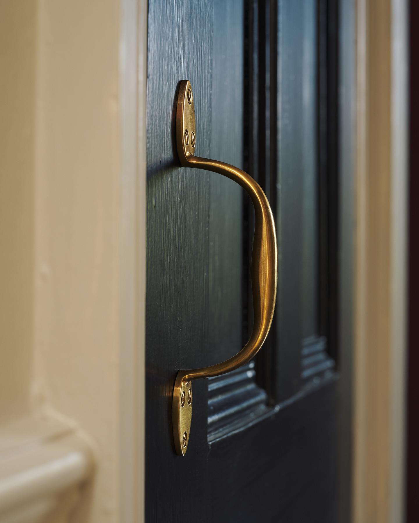 The Elodie Pull Handle
