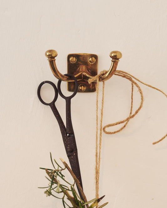 The Twin Edwardian Hook