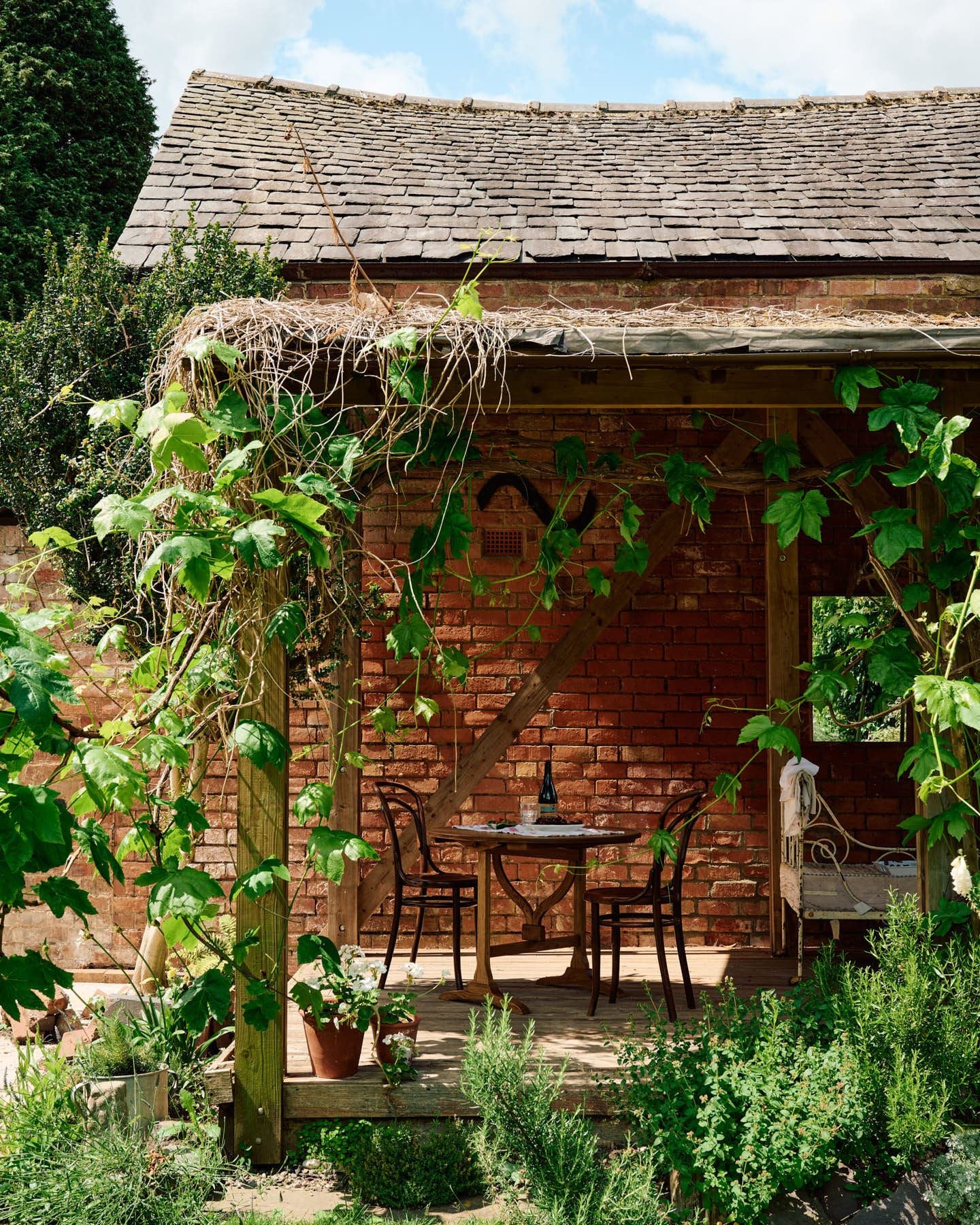 The Petite Vineyard Table
