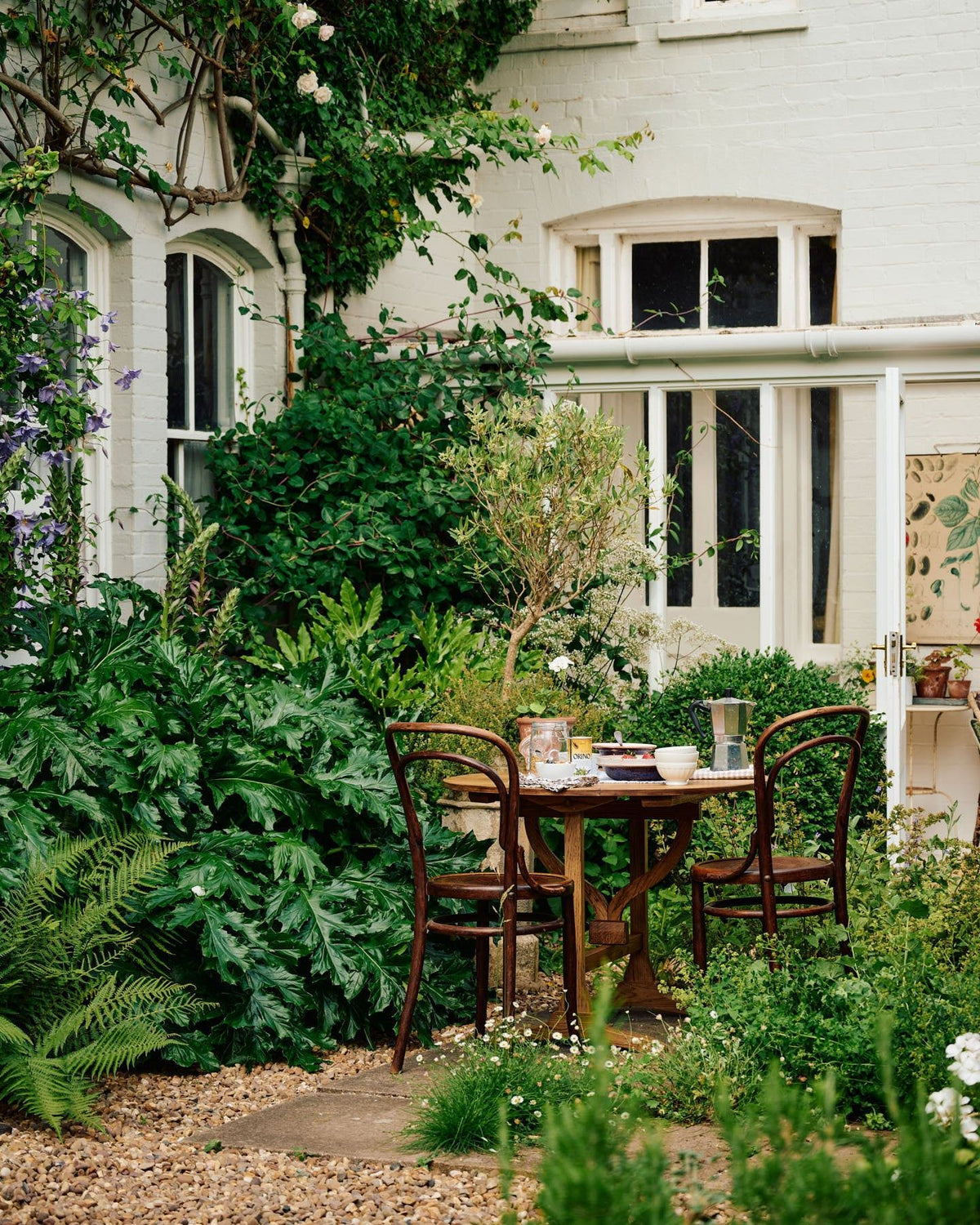The Petite Vineyard Table TEST