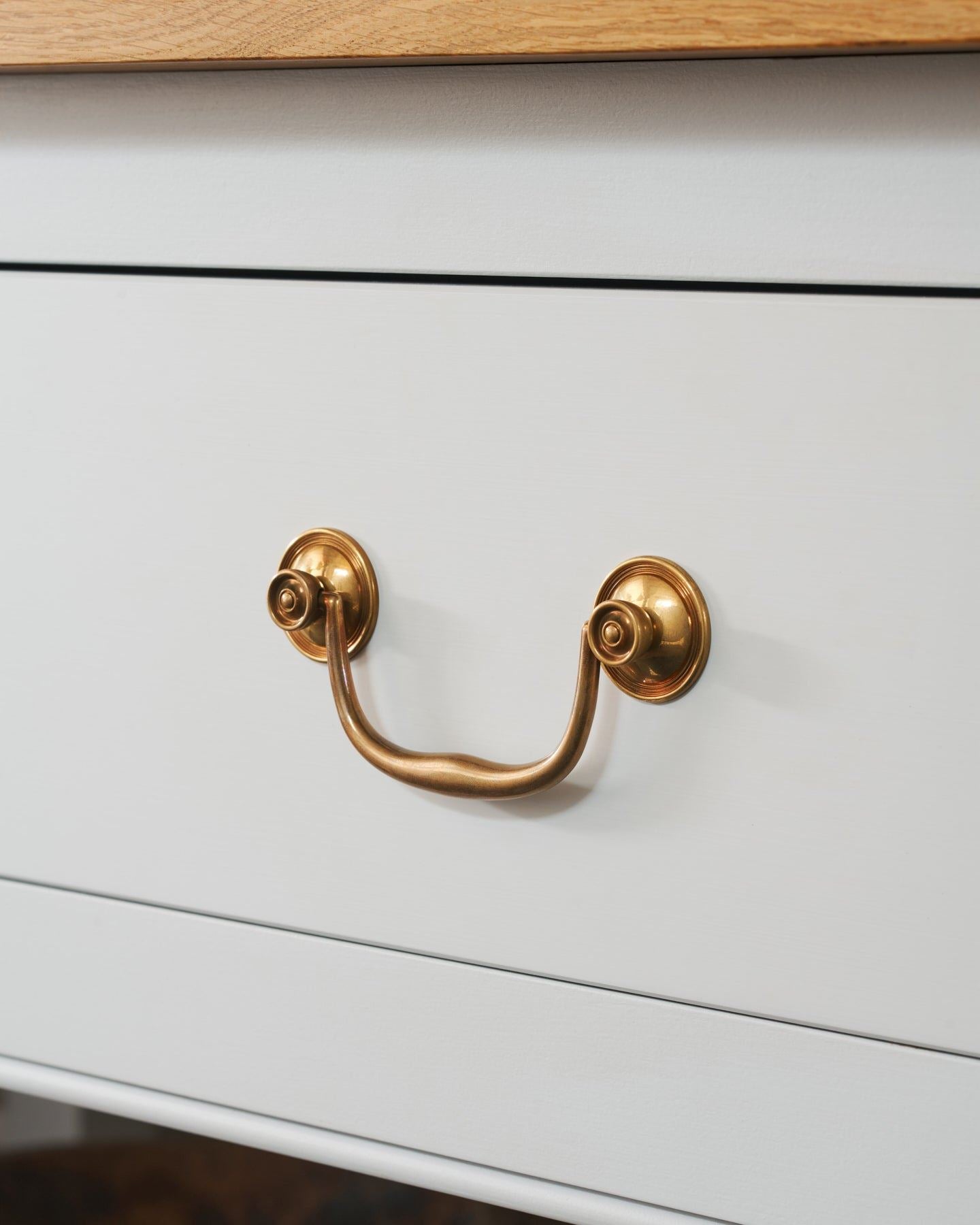 Petite Georgian Swing Handle - Heirloom Brass