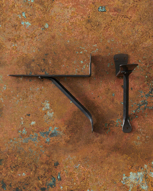 Iron Shelf Bracket with Diamond Bar
