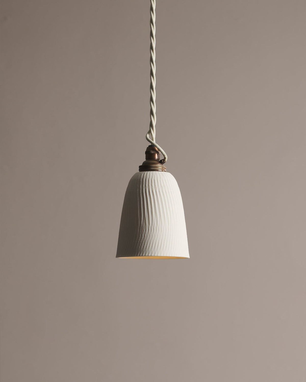 Small Chattered Beaker Porcelain Plug-in Light TEST