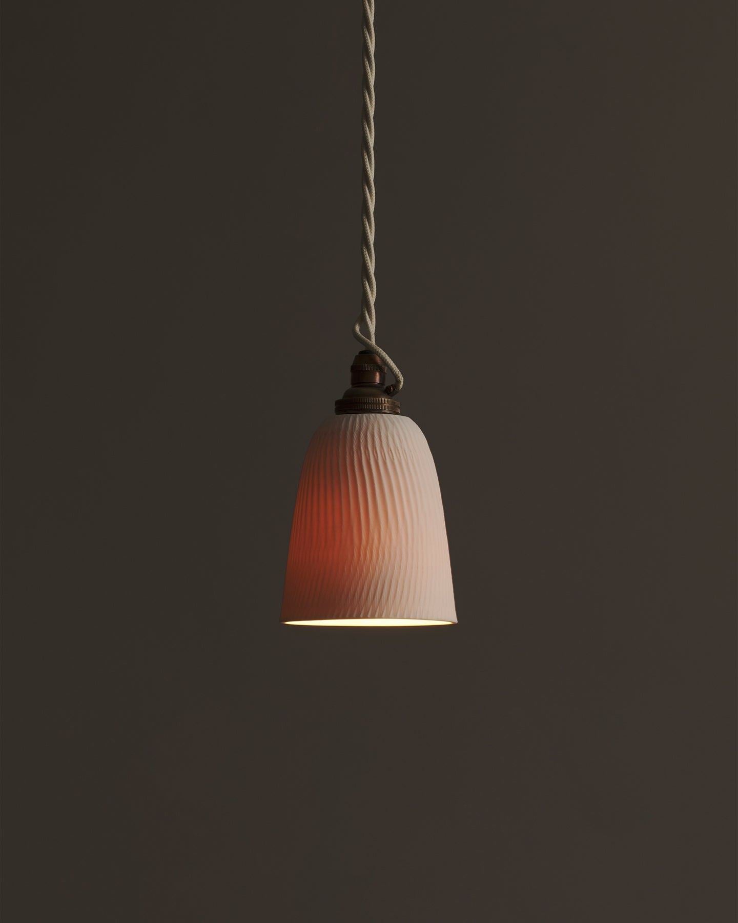Small Chattered Beaker Porcelain Plug-in Light