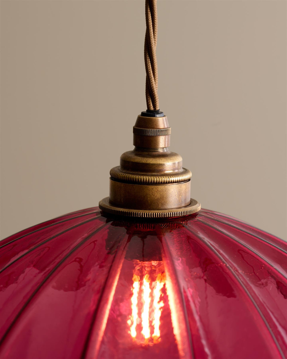 The Petite Frilly Cranberry Light TEST
