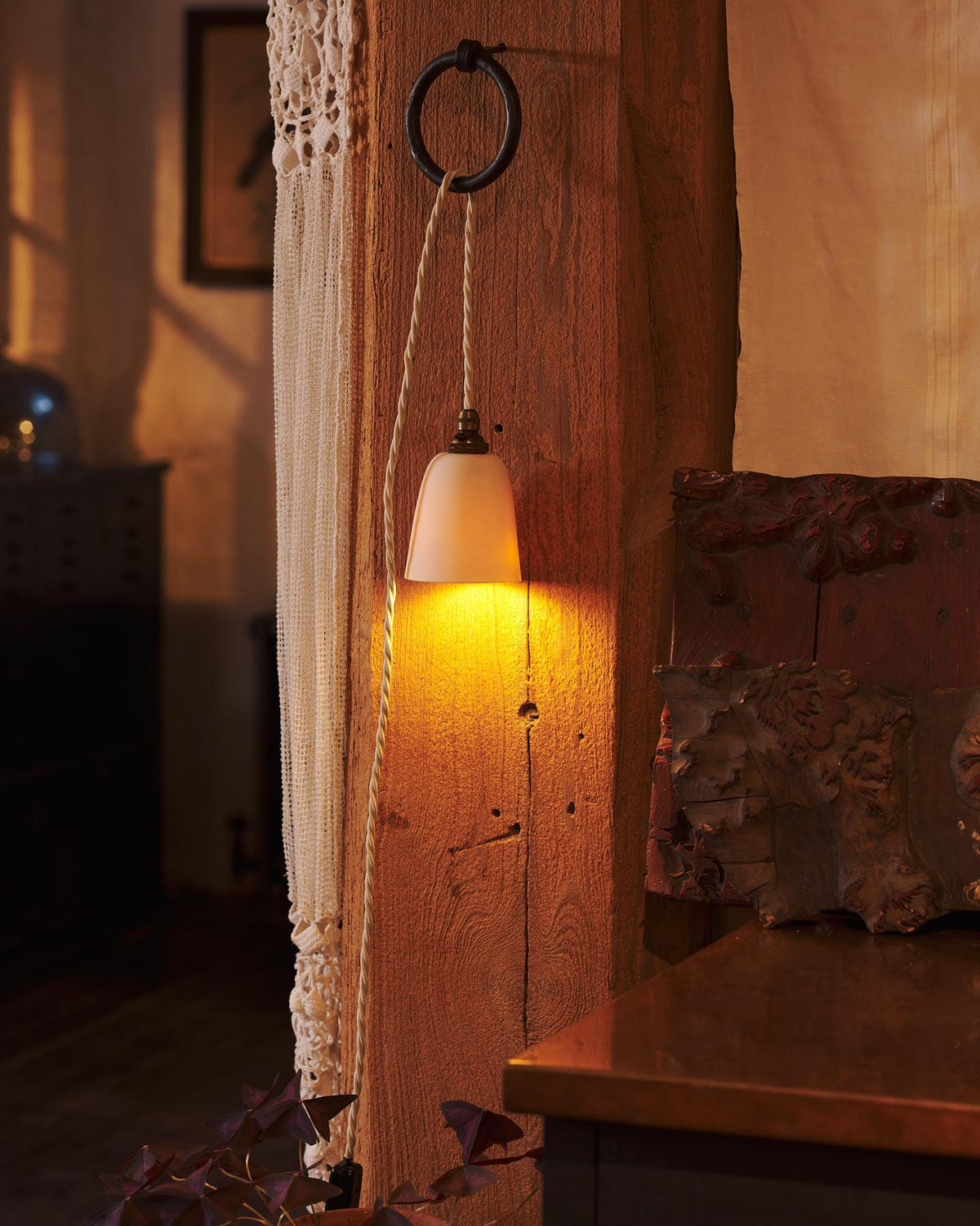 Small Plain Beaker Porcelain Plug-in Light TEST
