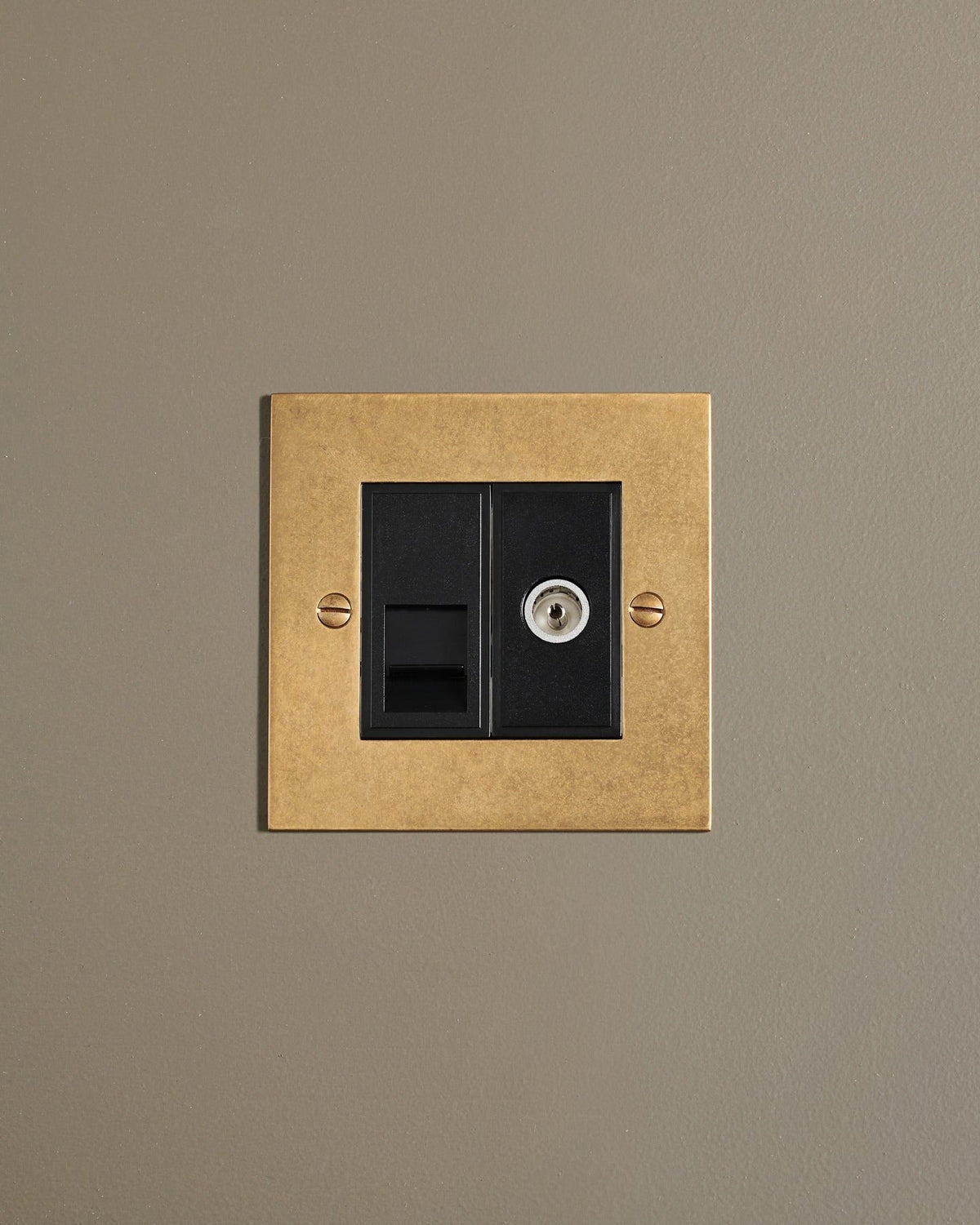 Aged Brass Classic TV & Telecom Outlet - 2 Gang TEST