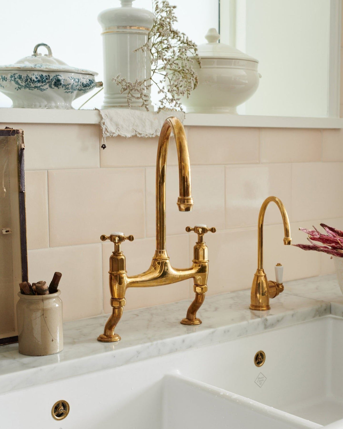 deVOL Aged Brass Ionian Tap TEST