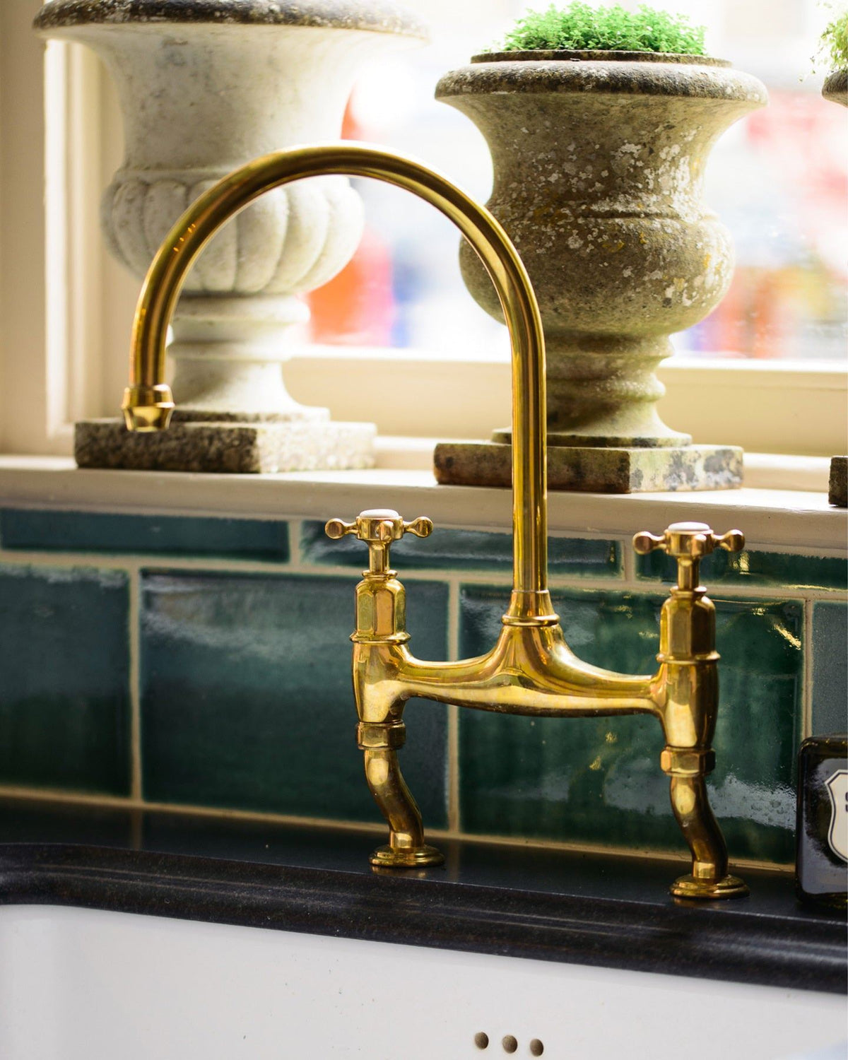 deVOL Aged Brass Ionian Tap TEST