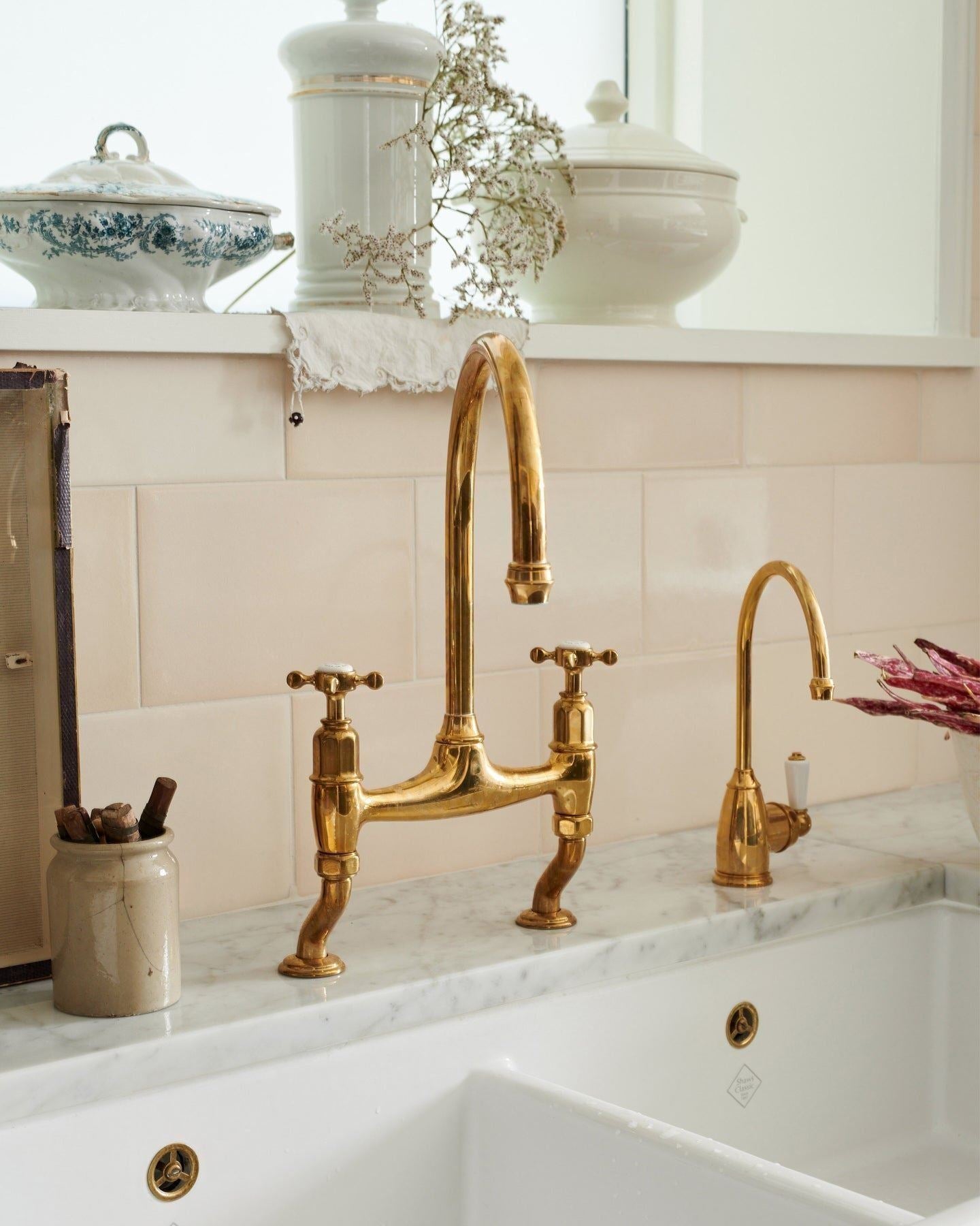deVOL Aged Brass Parthian Mini Instant Hot Tap
