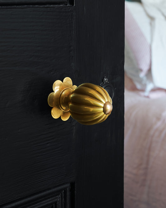 The Marguerite Doorknob