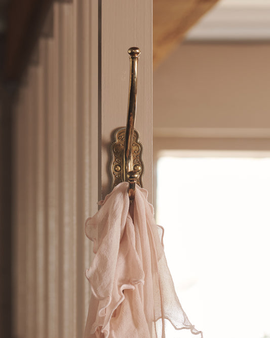 The Petite Parisian Café Hook