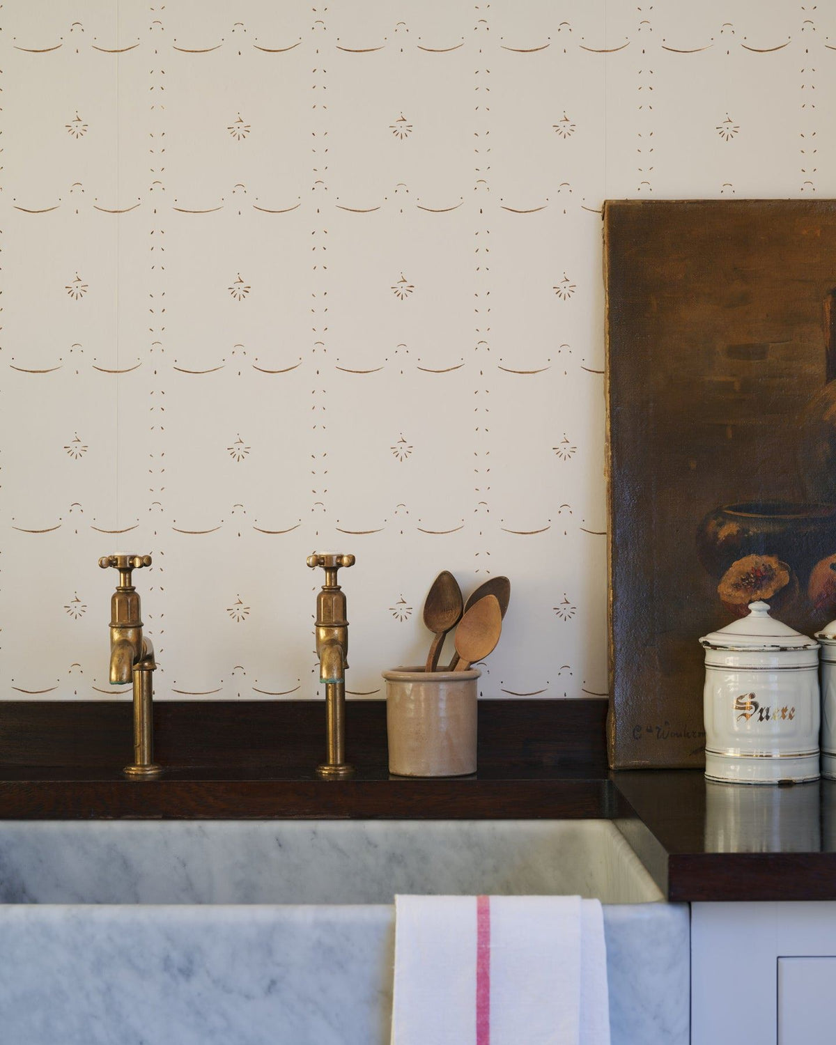 Grand Ditsy Delft Wallpaper in Sepia TEST