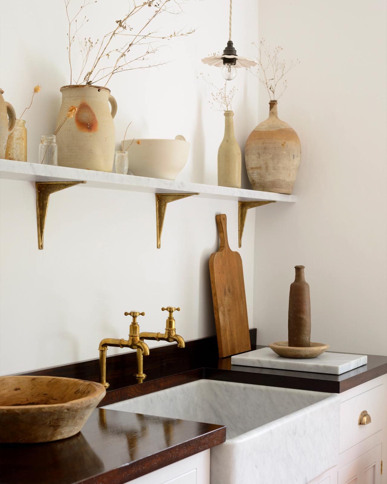 Small over store sink light