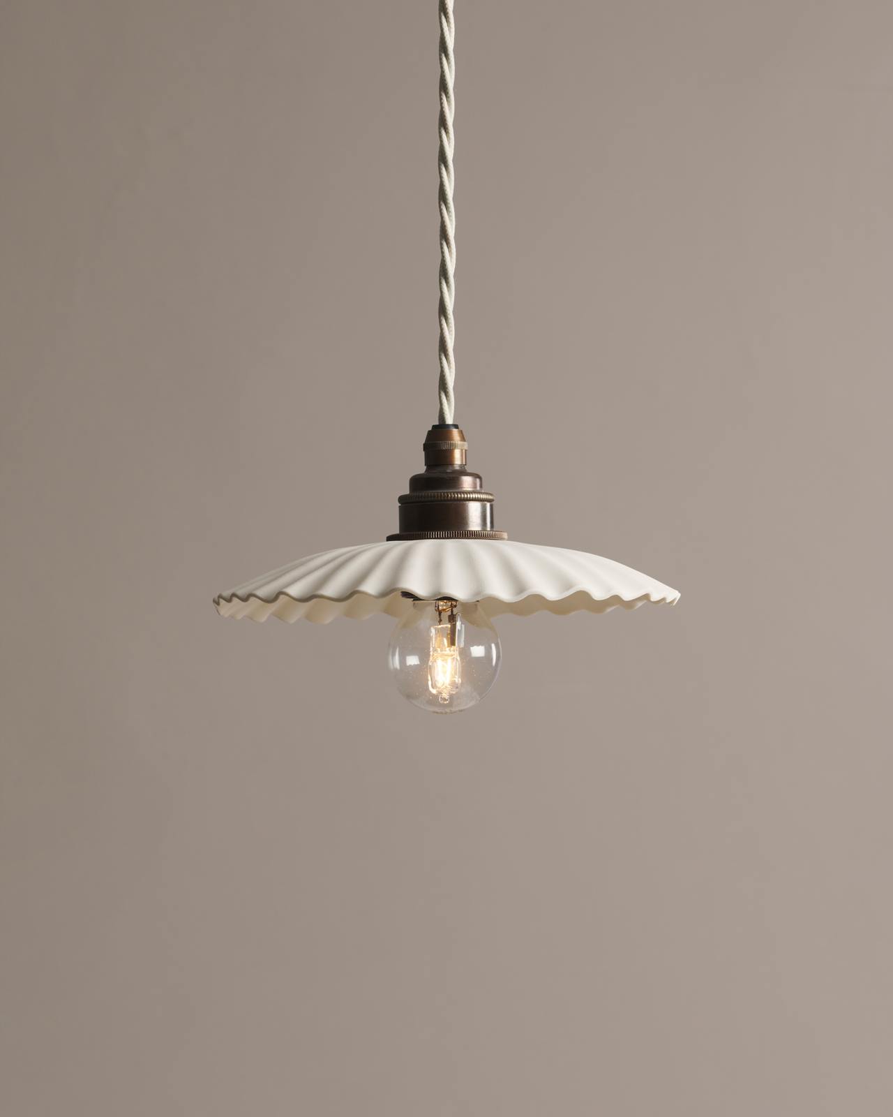 Devol pendant light top