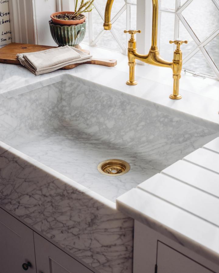 Milano Penthouse Carrara Marble Sink