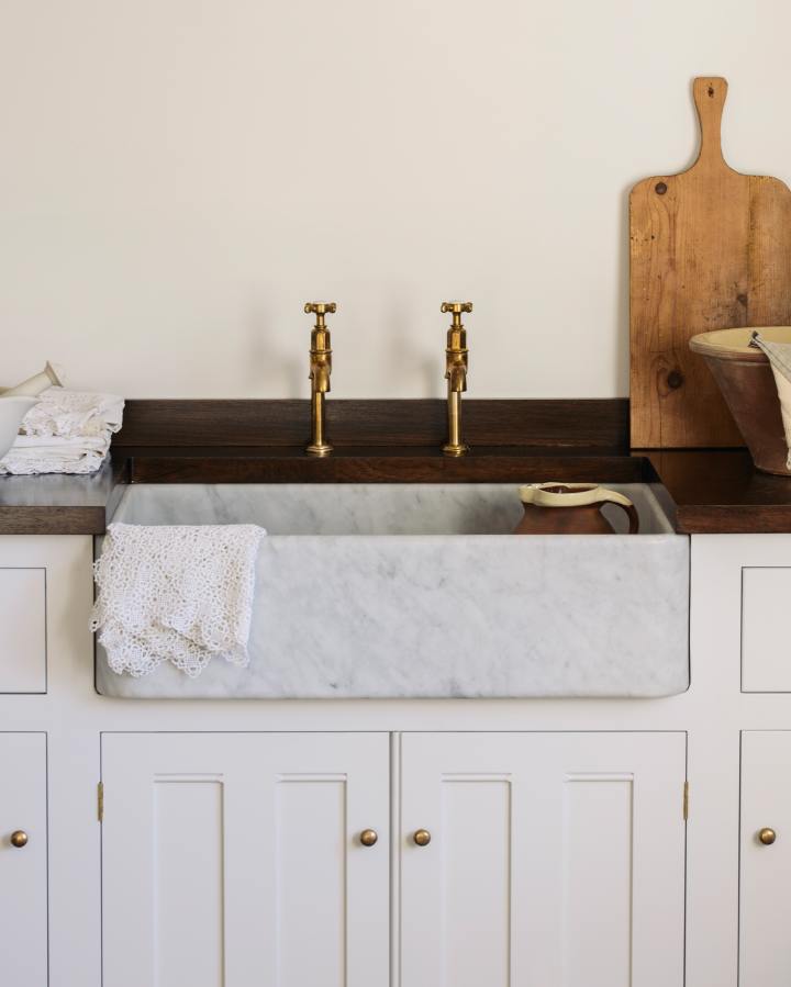 Tuscan Farmhouse Carrara Marble Sinks