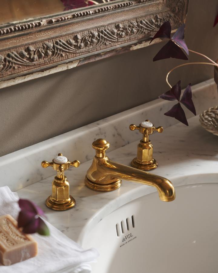 deVOL Aged Brass Basin Mixer Tap