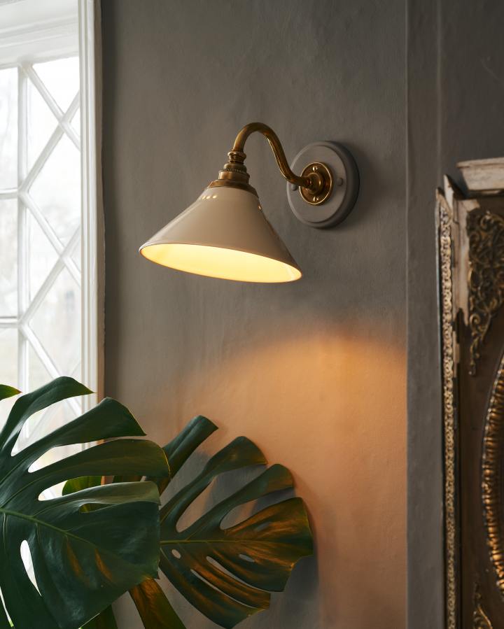 The Heirloom Wall Light